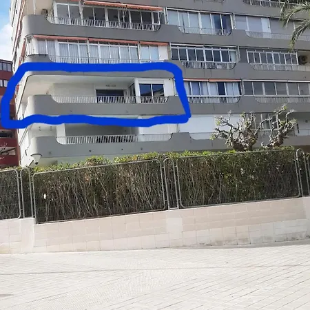 Departamento De Categoria En Playa San Juan, Con Vistas Al Mar Y A Metros De La Playa *